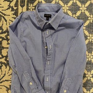 2 shirts 1 Navy and 1  black and White